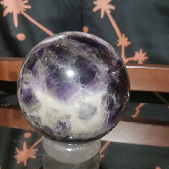 Dream Amethyst Sphere - Picture 8 of 9
